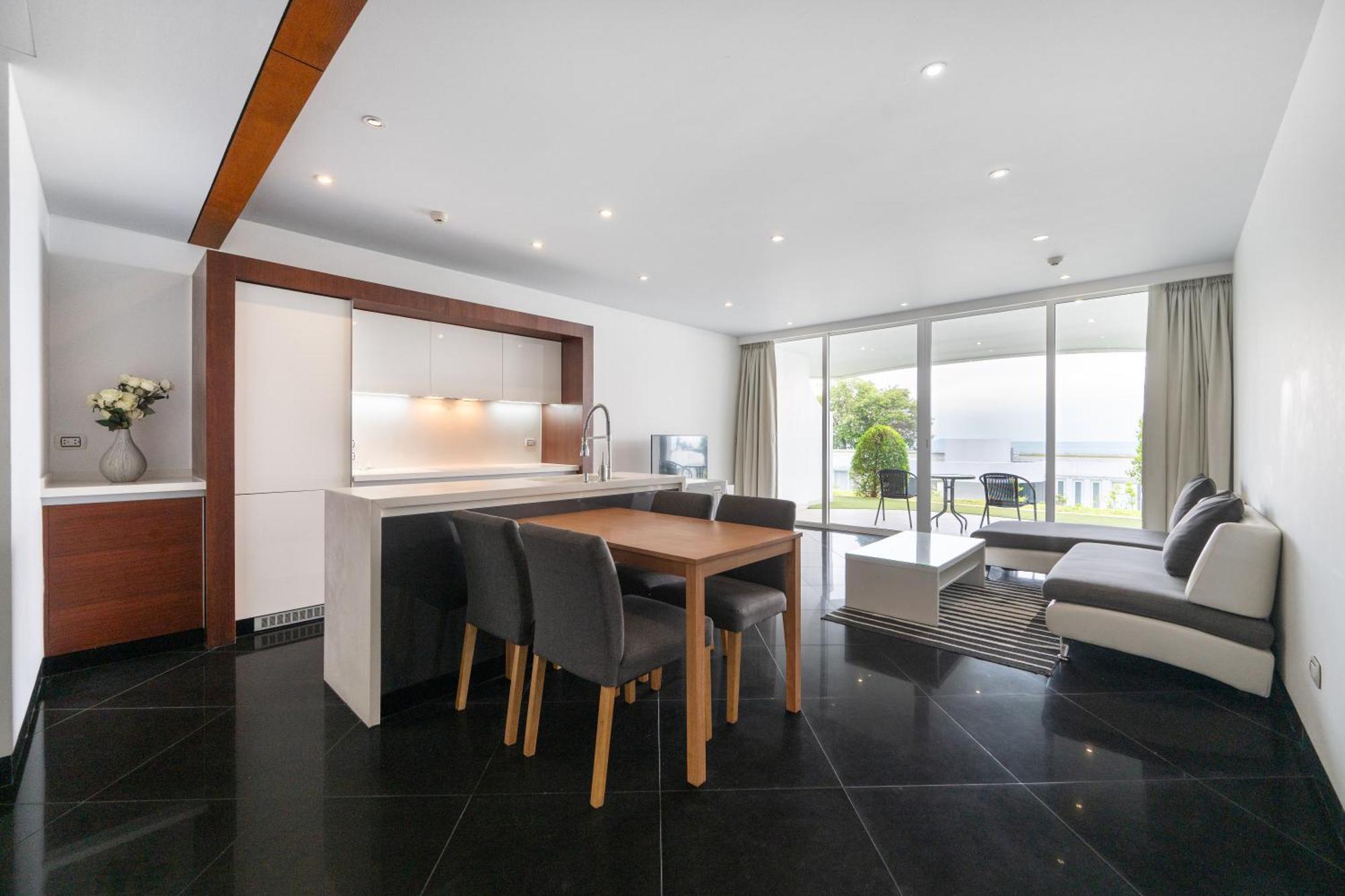 Pure Sunset Beach - Ocean View Room, Pattaya นาจอมเทียน ภายนอก รูปภาพ