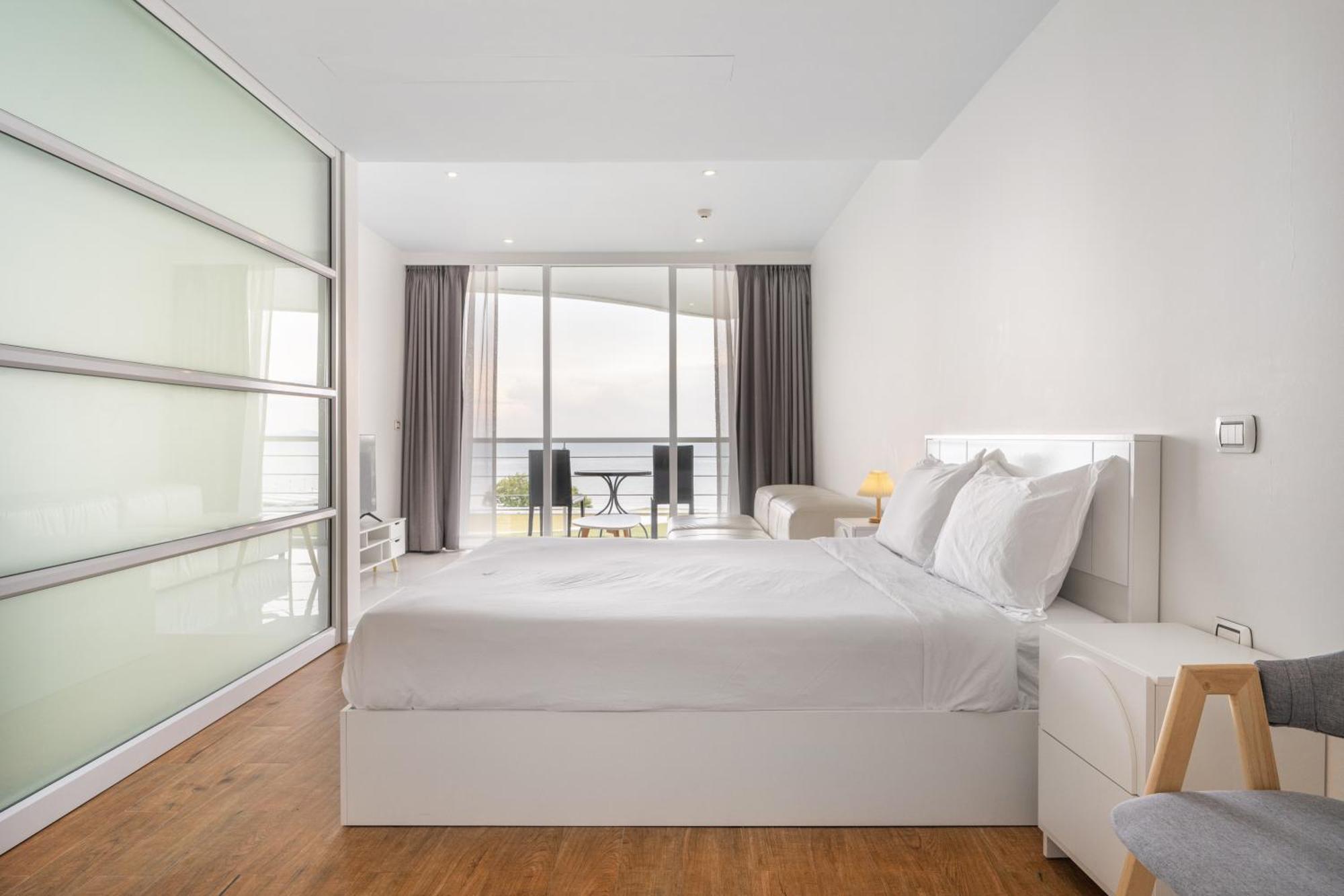 Pure Sunset Beach - Ocean View Room, Pattaya นาจอมเทียน ภายนอก รูปภาพ