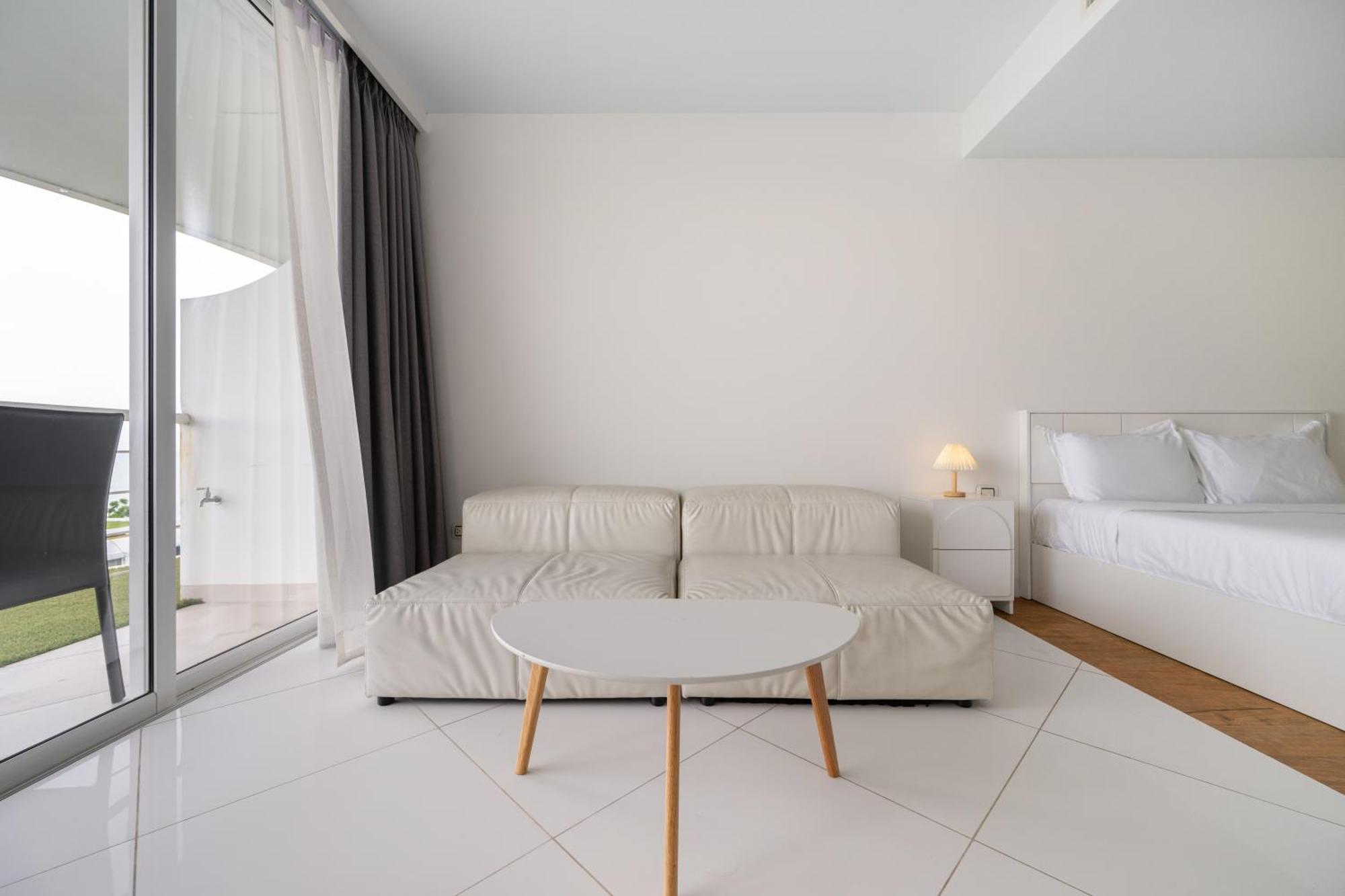 Pure Sunset Beach - Ocean View Room, Pattaya นาจอมเทียน ภายนอก รูปภาพ